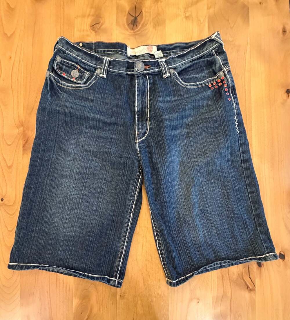 Laguna Beach Jean Co. Denim Jorts with Skull Buttons and Rhinestones Sz 40